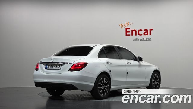 Mercedes-Benz C-Class W205 C200 - фото 1