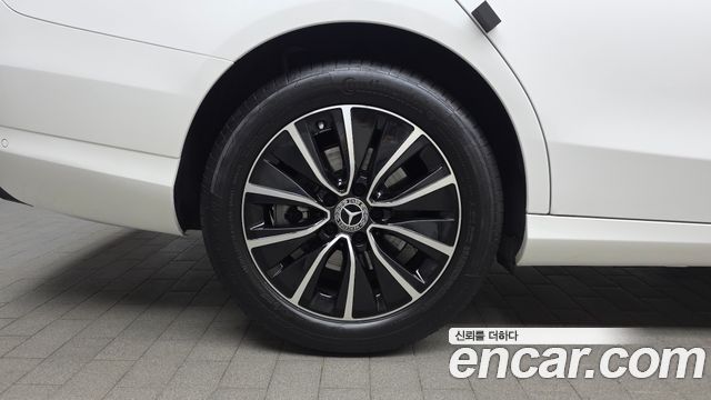 Mercedes-Benz C-Class W205 C200 - фото 4