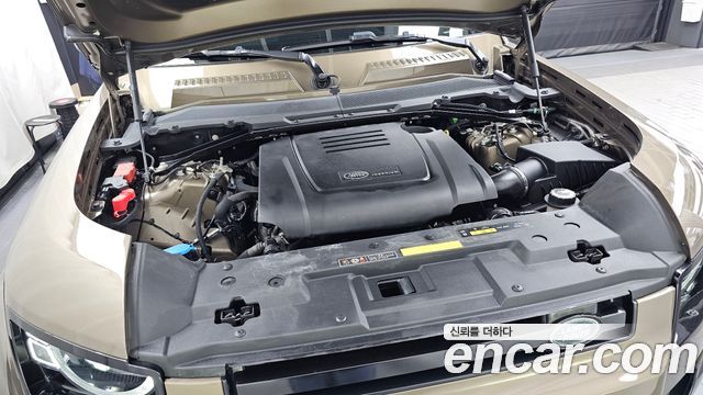 Land Rover Defender L663 110 P300 X-Dynamic SE - фото 4