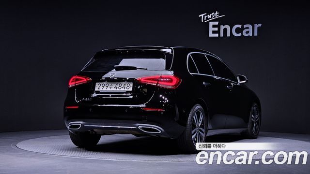 Mercedes-Benz A-Class W177 A220 Hatchback - фото 1