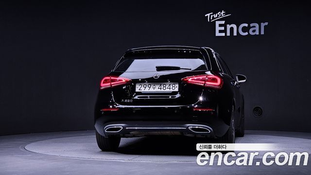 Mercedes-Benz A-Class W177 A220 Hatchback - фото 3