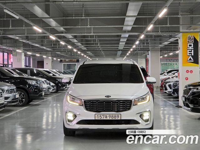 Kia Carnival Новый 9-Seater Luxury - фото 0