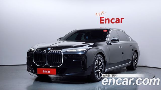 BMW 7-Series G70 740i sDrive M Sport - фото 0