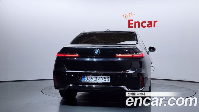 BMW 7-Series G70 740i sDrive M Sport - фото 3