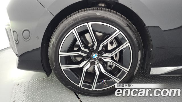 BMW 7-Series G70 740i sDrive M Sport - фото 4