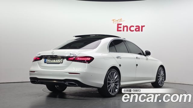 Mercedes-Benz E-Class W213 E350 4MATIC AMG Line - фото 1