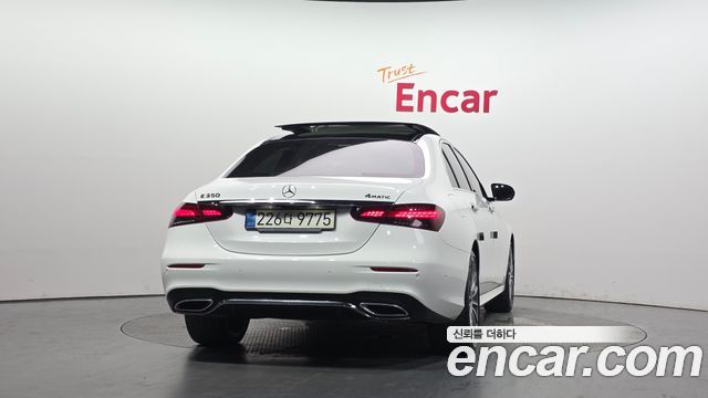 Mercedes-Benz E-Class W213 E350 4MATIC AMG Line - фото 3