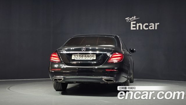 Mercedes-Benz E-Class W213 E250 Avantgarde - фото 3