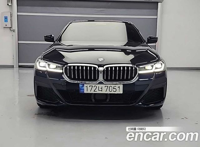 BMW 5-Series G30 530i xDrive M Sport Package - фото 1