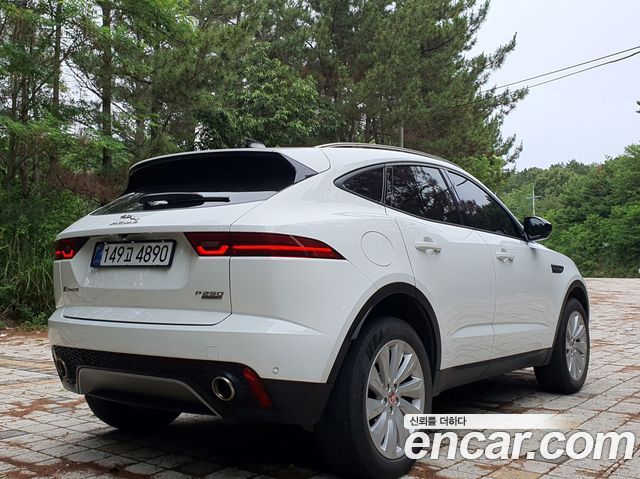 Jaguar E-PACE P250 SE - фото 2
