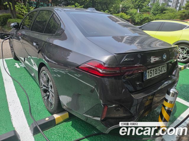 BMW 5-Series G60 530e xDrive M Sport Pro - фото 3