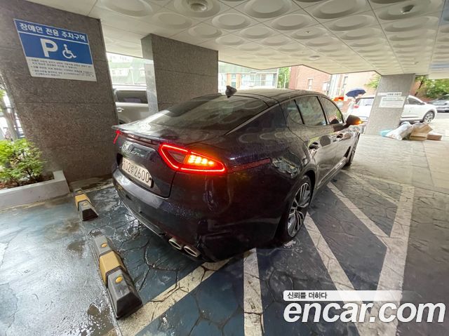 Kia Stinger 2.0 Turbo 2WD Platinum - фото 1