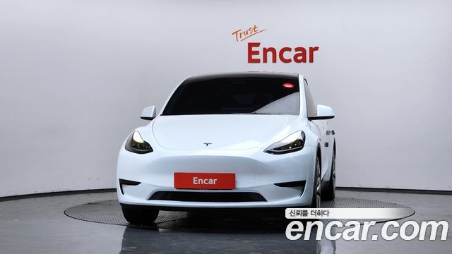 Tesla Model Y RWD - фото 2