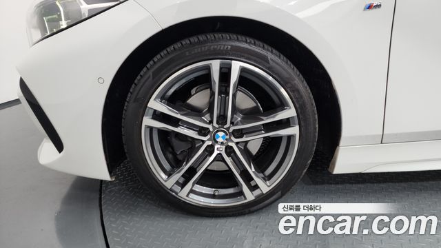 BMW 1-Series F40 118d M Sport - фото 4