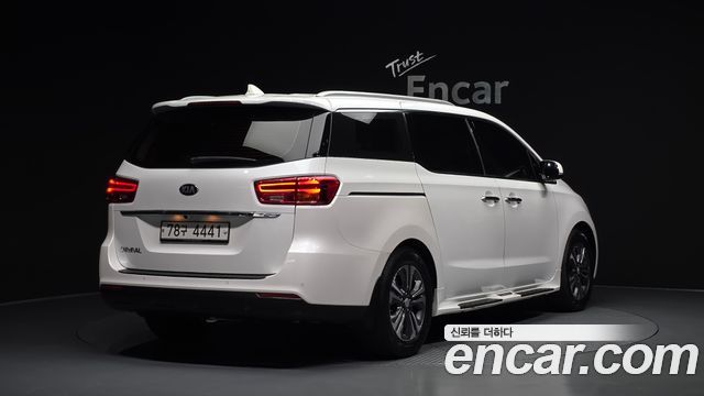 Kia Carnival Новый 11-Seater Prestige - фото 1