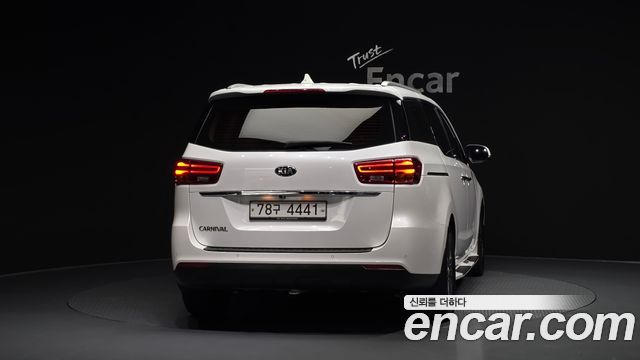 Kia Carnival Новый 11-Seater Prestige - фото 3