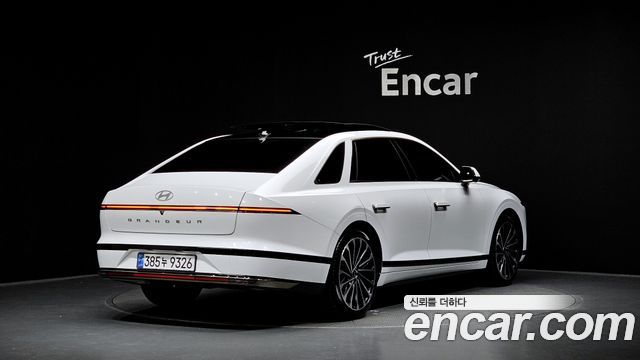 Hyundai Grandeur GN7 2,5 Gasoline 2WD Calligraphy - фото 1