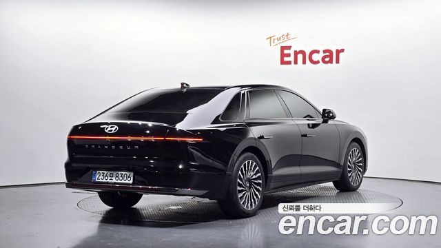 Hyundai Grandeur GN7 2,5 Gasoline 2WD Calligraphy - фото 1