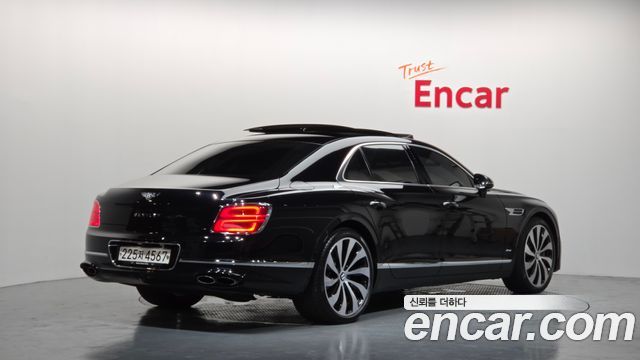 Bentley Flying Spur 3-го поколения 4.0 Azure - фото 1