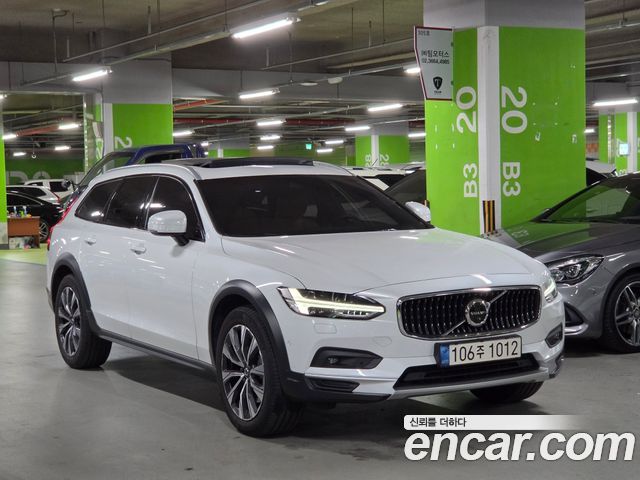 Volvo V90 B5 Pro AWD - фото 2
