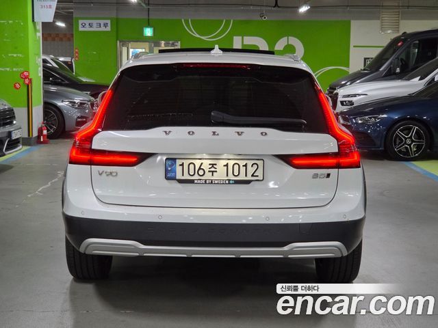 Volvo V90 B5 Pro AWD - фото 4