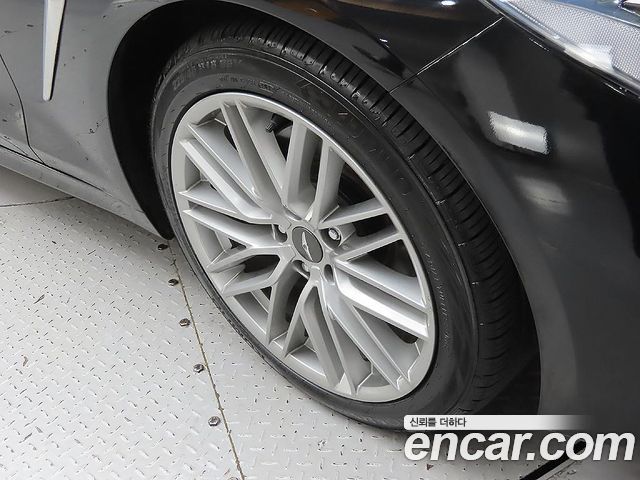 Genesis G70 2.0T Elite - фото 4