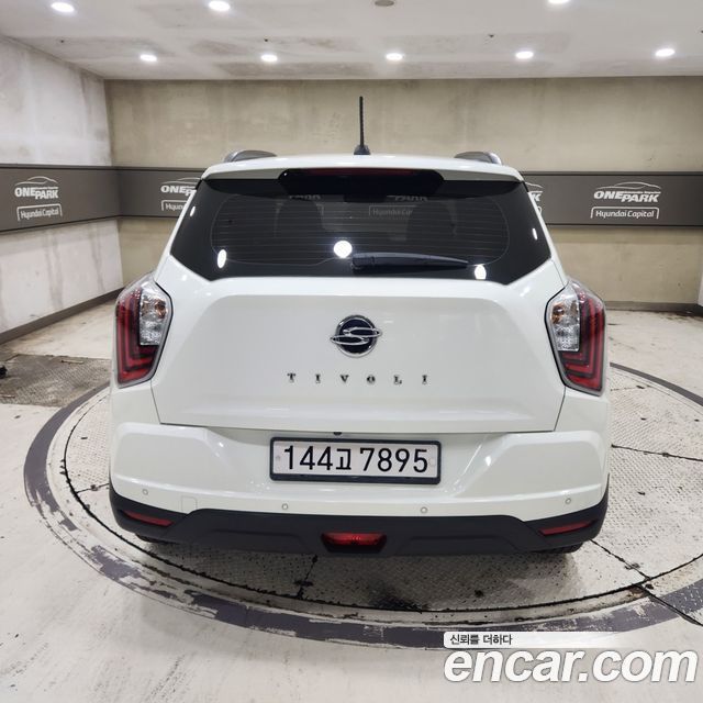 SsangYong Tivoli Gasoline 1.5 2WD V3 - фото 3