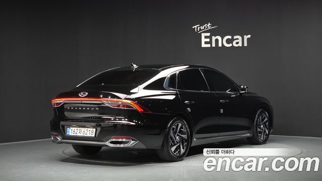 Hyundai Grandeur Новый IG, гибрид Exclusive - фото 1