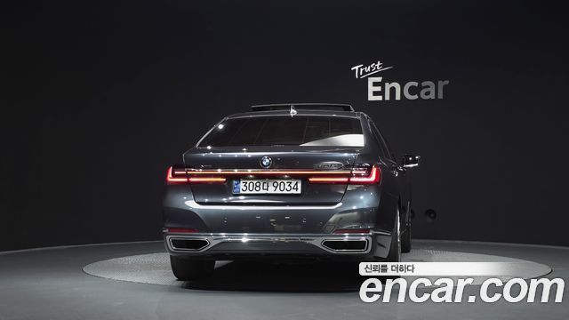 BMW 7-Series G11 740Li xDrive Design Pure Excellence - фото 3
