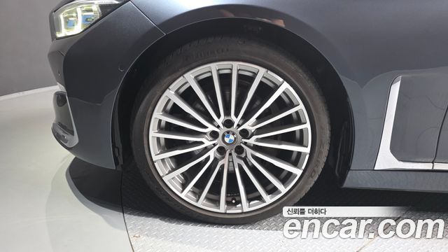 BMW 7-Series G11 740Li xDrive Design Pure Excellence - фото 4