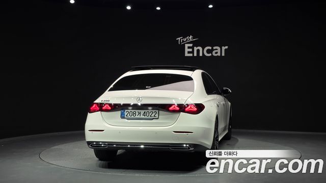 Mercedes-Benz E-Class W214 E200 Avantgarde - фото 3