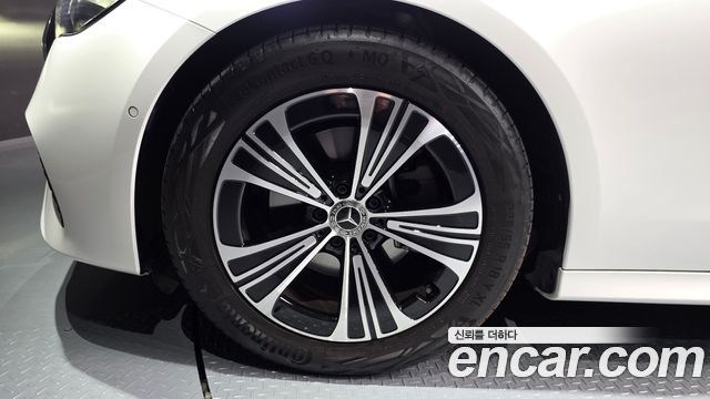 Mercedes-Benz E-Class W214 E200 Avantgarde - фото 4
