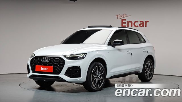 Audi Q5 FY 45 TFSI Quattro Premium - фото 0