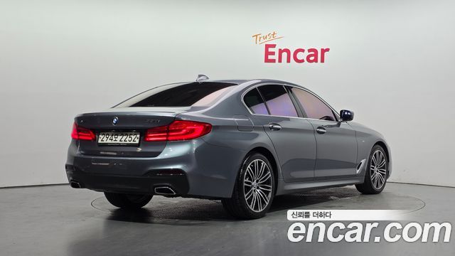 BMW 5-Series G30 530i M Sport Package Plus - фото 1
