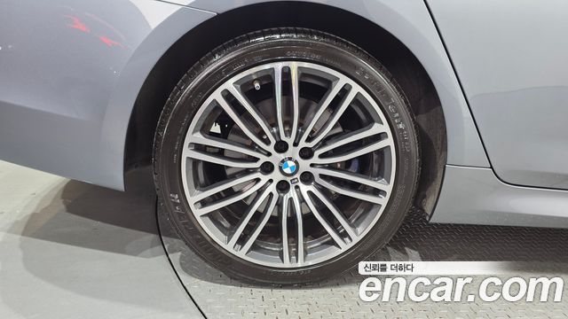 BMW 5-Series G30 530i M Sport Package Plus - фото 4
