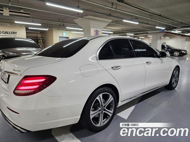 Mercedes-Benz E-Class W213 E300 4MATIC Avnatgarde - фото 4