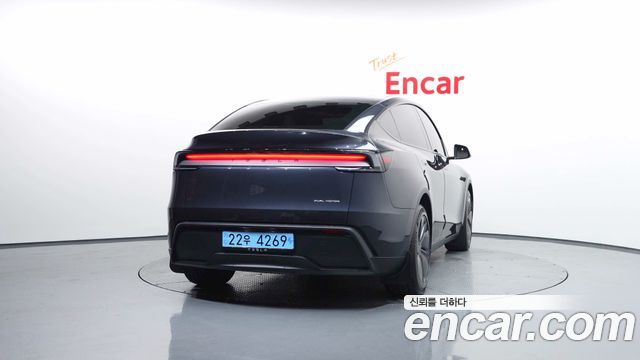 Tesla Model Y Long Range AWD - фото 3