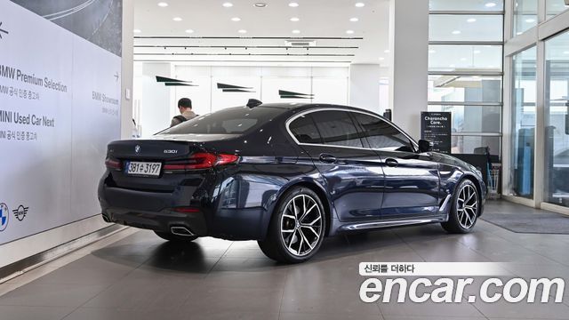 BMW 5-Series G30 530i xDrive M Sport Package - фото 1