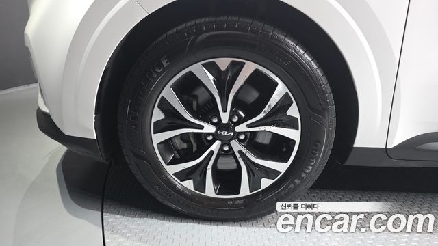 Kia Carnival 4-го поколения 9-Seater Prestige - фото 3