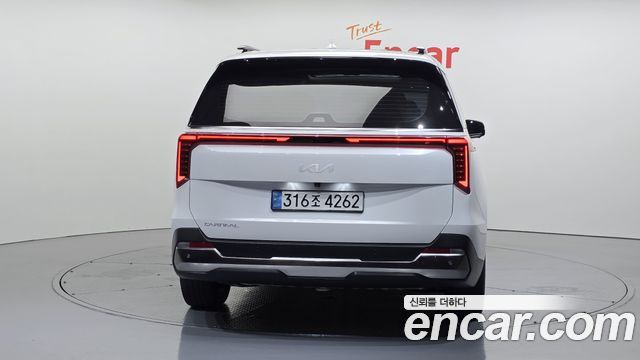 Kia Carnival Новый 4-го поколения 7-Seater Signature - фото 3
