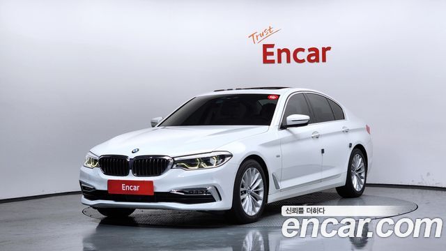BMW 5-Series G30 530i xDrive Luxury Plus - фото 0