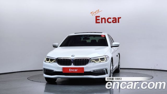 BMW 5-Series G30 530i xDrive Luxury Plus - фото 2