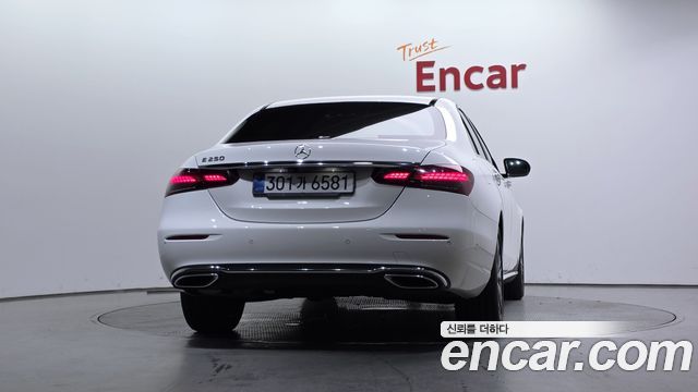 Mercedes-Benz E-Class W213 E250 Avantgarde - фото 3