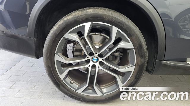 BMW X5 G05 xDrive 40i xLine - фото 4