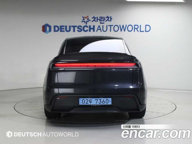 Tesla Model Y L Long Range AWD - фото 3