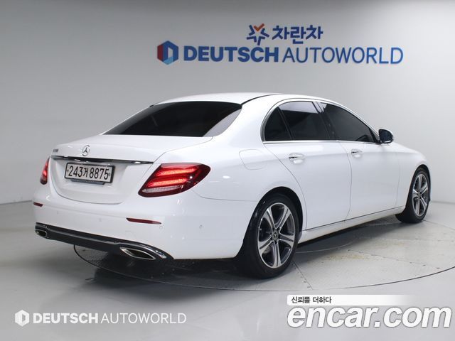 Mercedes-Benz E-Class W213 E300 Avantgarde - фото 1