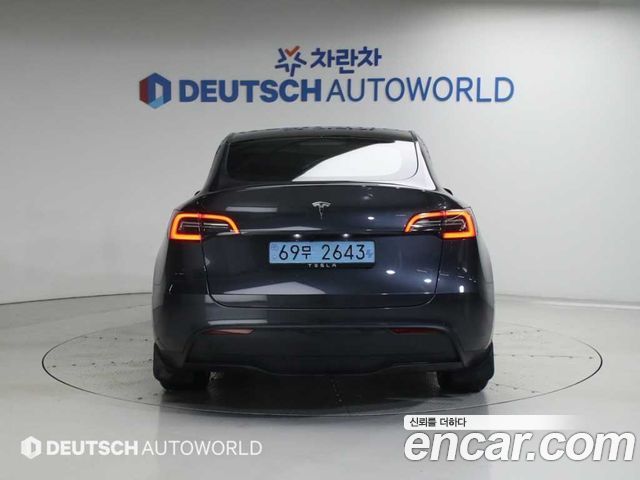 Tesla Model Y RWD - фото 3
