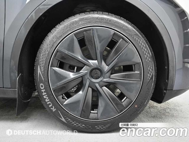 Tesla Model Y RWD - фото 4