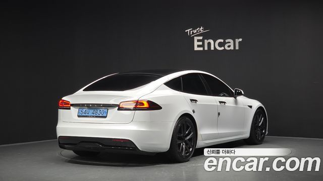 Tesla Model S AWD - фото 1