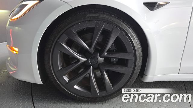 Tesla Model S AWD - фото 4